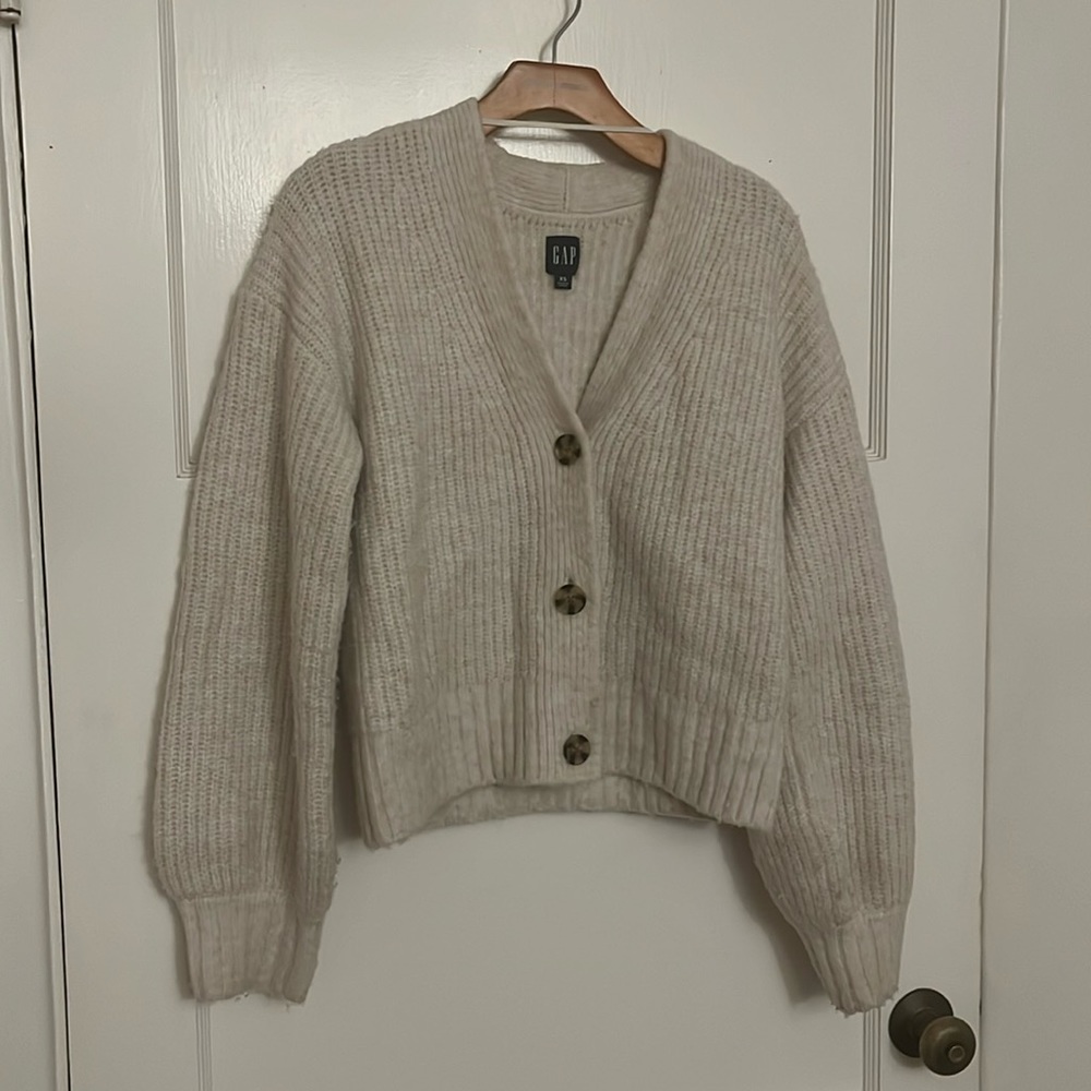 GAP knit cream cardigan